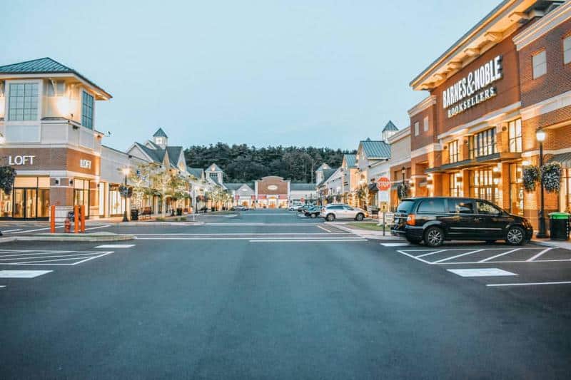 The Shoppes at Farmington Valley