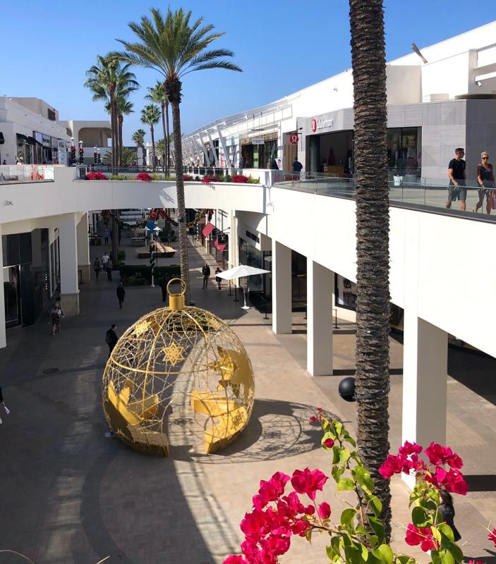 Visit the high-end Fashion Valley Mall - Go Visit San Diego